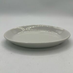 Form oval white ceramic soap dish